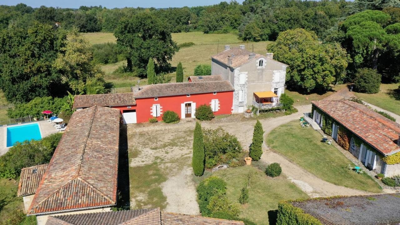 Bed and Breakfast Domaine Les Galards Le Garde Zewnętrze zdjęcie